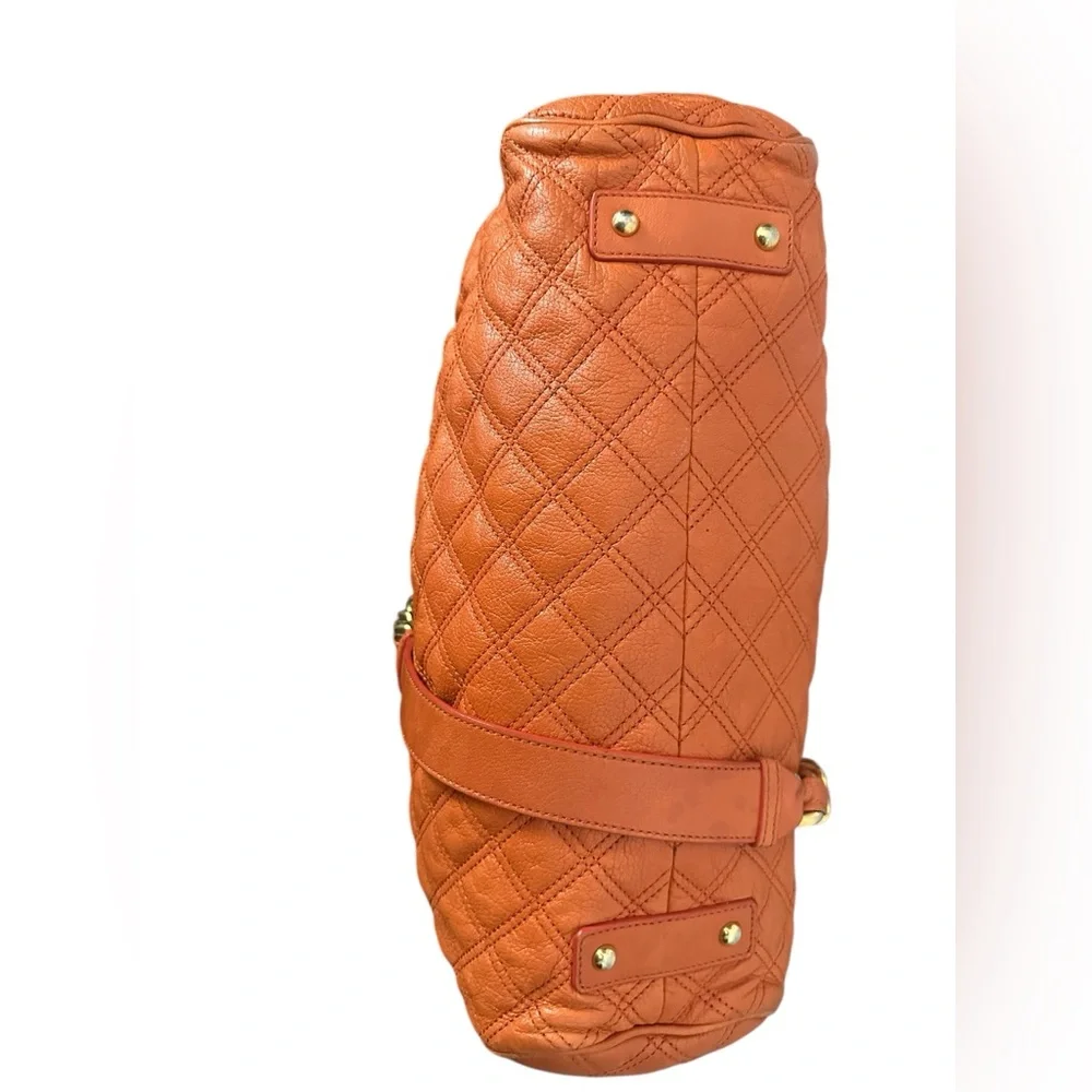 Marc Jacobs reposhing this